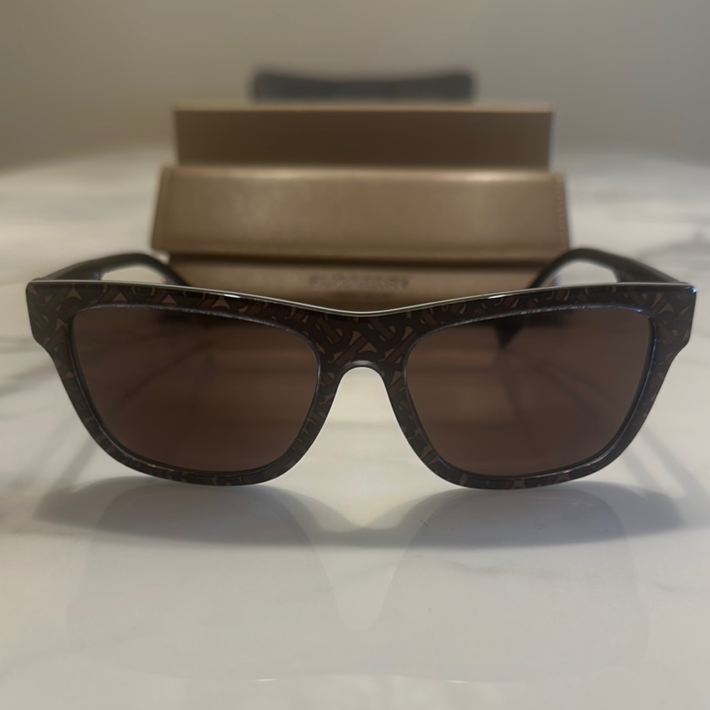 AUTHENTIC BURBERRY Sunglasses